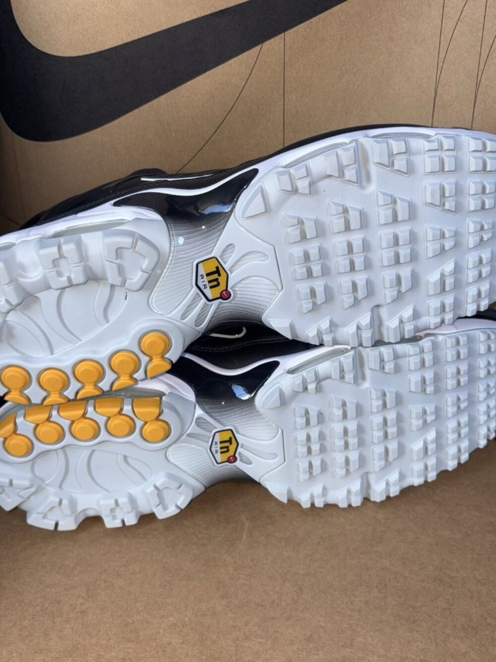 NEW Nike Air Max Plus Panda Black Golf Shoes Mens Size 13 FZ4150-001 - Picture 6 of 8